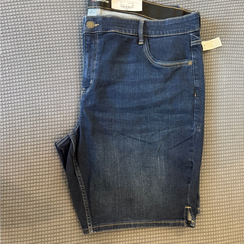 Liz Claiborne Dark Blue Denim Sara Shorts 24W mid rise NWT - Picture 5 of 6